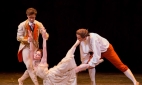 В заглавной партии балета Манон. С Александром Кемпбеллом и Кристофером Сондерсом