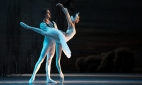 В партии Принца Зигфрида в балете Лебединое озеро. Со Светланой Захаровой