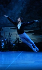 В партии Графа Альберта в балете Жизель, или Вилисы