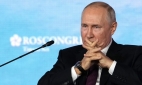 Президент России В.В. Путин на пленарном заседании восьмого Восточного экономического форума