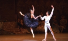 В партии Одетты-Одиллии в балете Лебединое озеро. С Евгением Иванченко