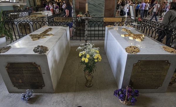 В Петербурге завершилась реставрация надгробия Александра Третьего