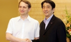 Нарышкин перед вылетом в Москву встретился в Токио с премьером Японии