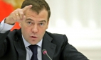 Медведев: ответственность за неплатежи в ЖКХ надо усилить с осени
