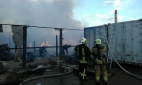 В Петербурге локализовали пожар на мебельной фабрике 